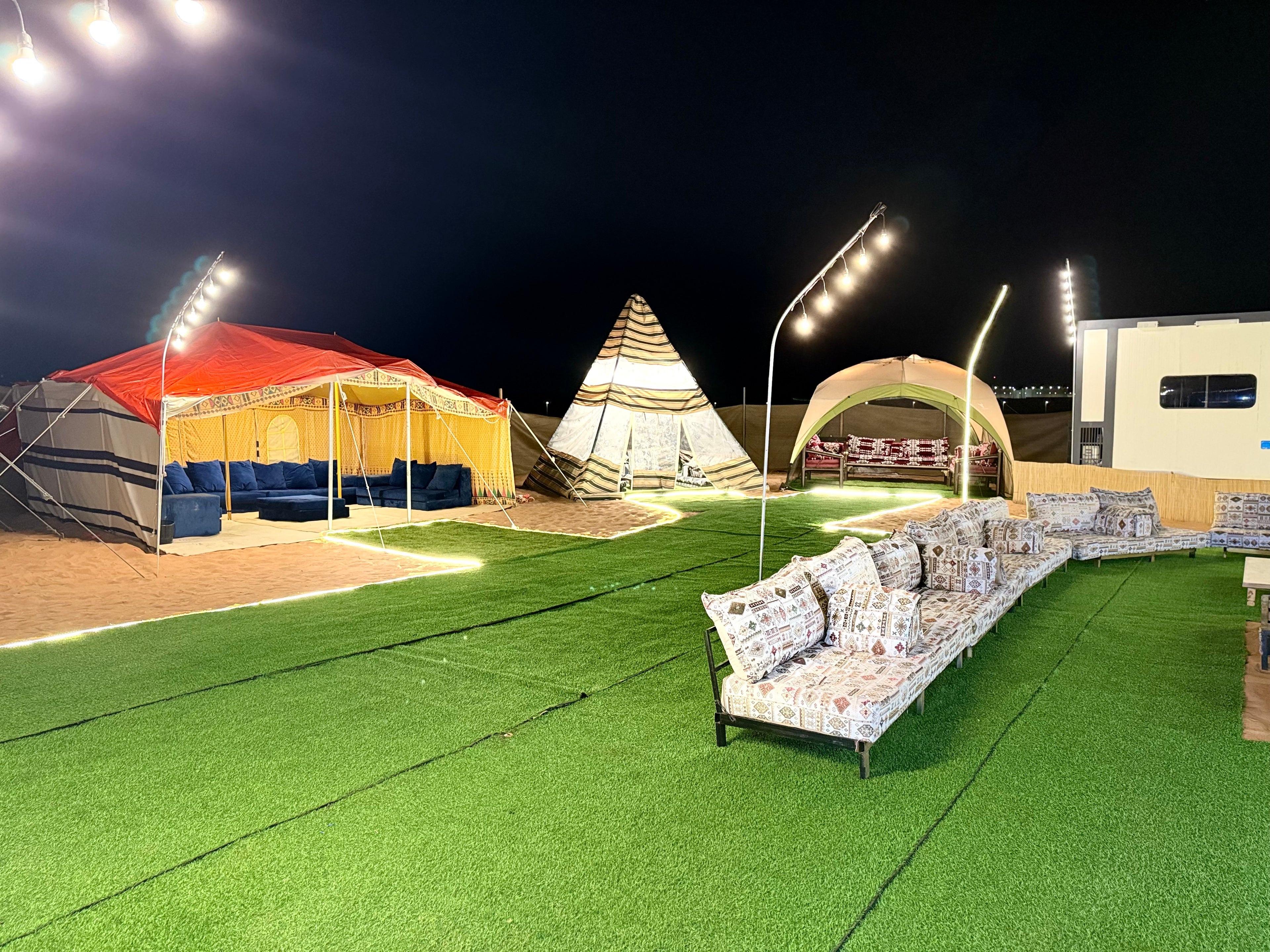 Tent Liwa 1 ( Zone B)